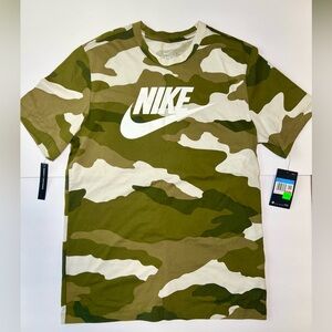 Nike Men's Green and White Camo Tee (NEW)
